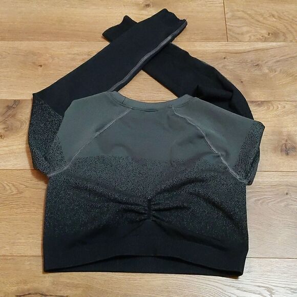 ADAPT OMBRE SEAMLESS LONG SLEEVE CROP TOP S - Picture 3 of 7